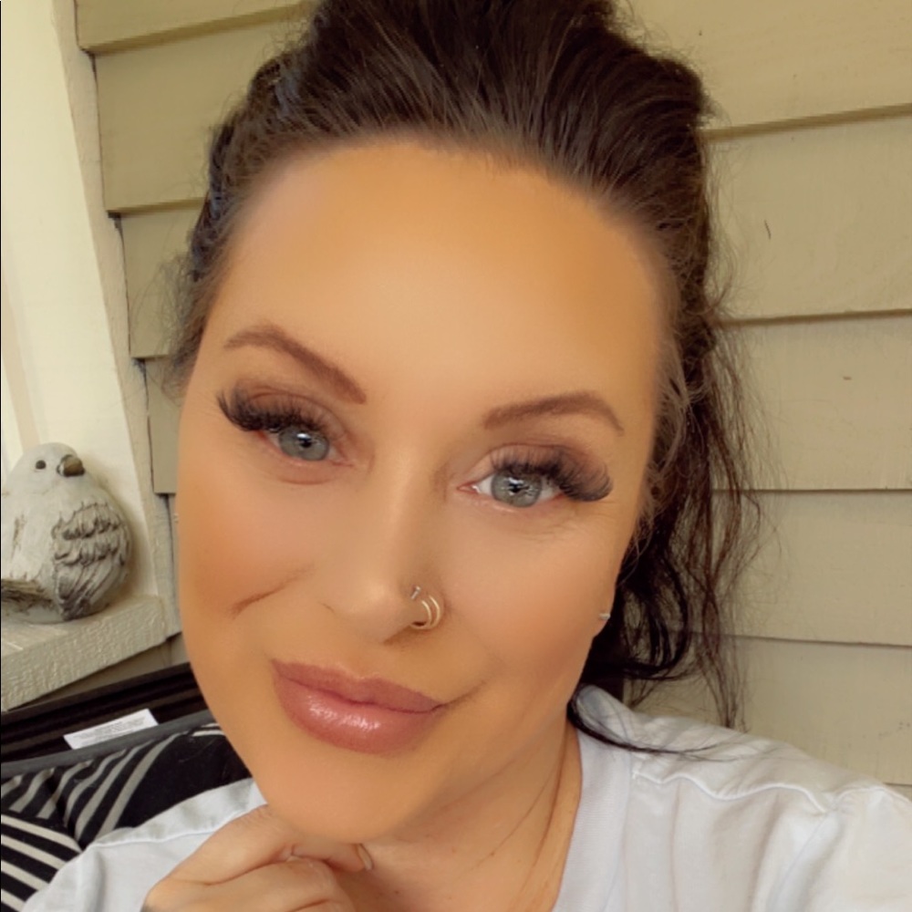 Meet your Posher, Lynette